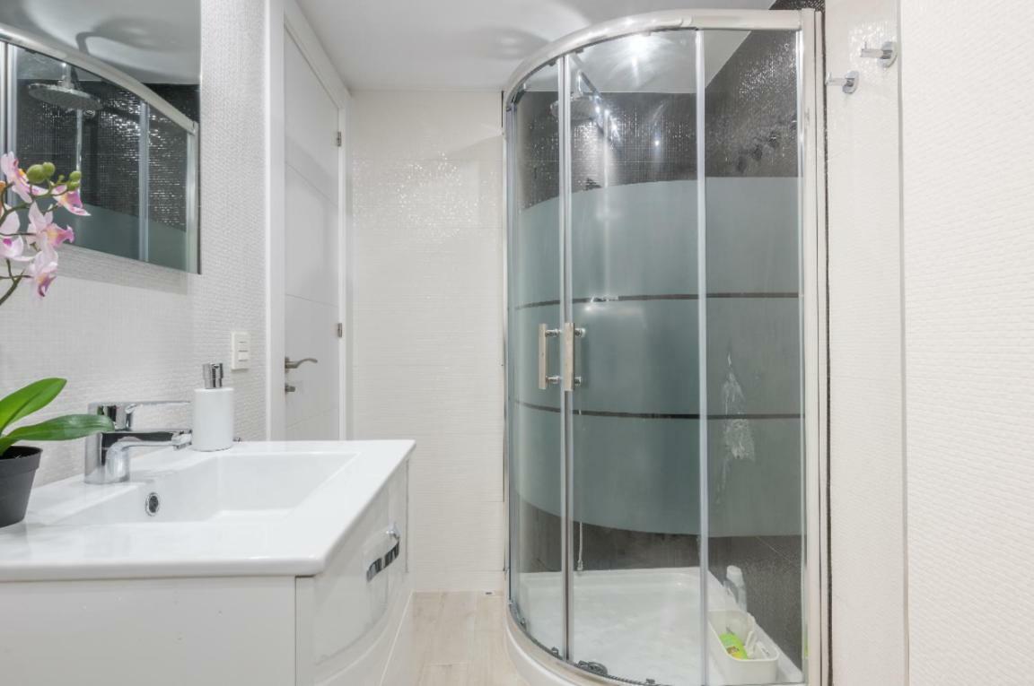 Seafront La Malagueta I Apartment Malaga Exterior photo