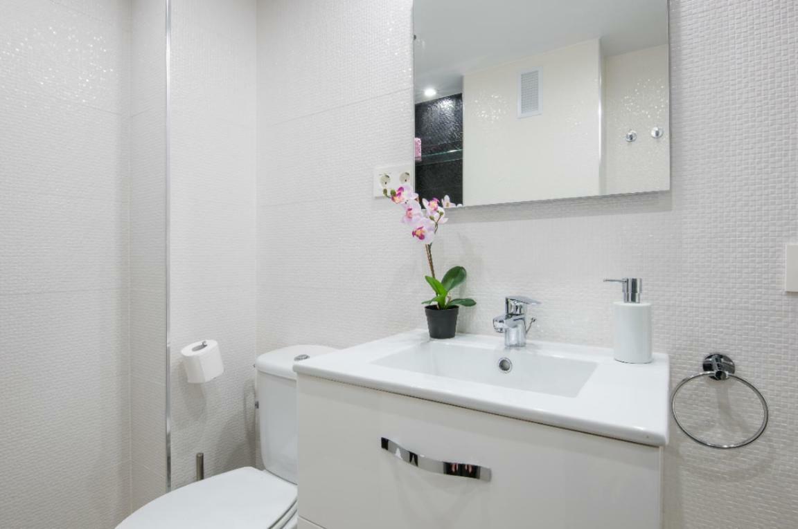 Seafront La Malagueta I Apartment Malaga Exterior photo